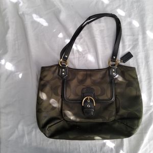 Women's signature coach purse